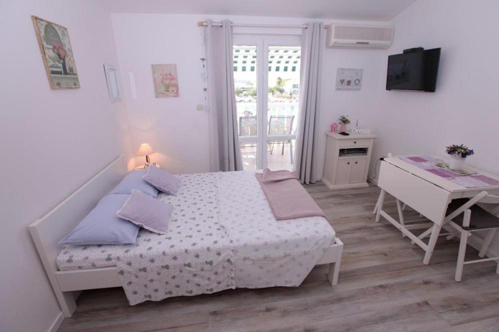 Apartments Luka Rogoznica  Buitenkant foto