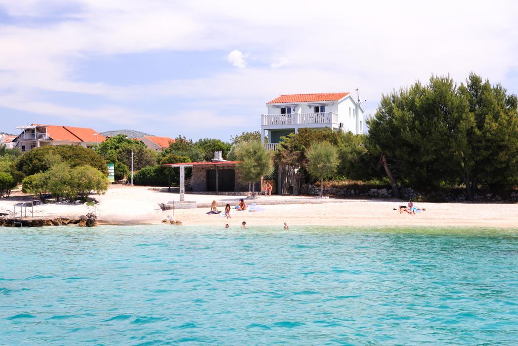 Apartments Luka Rogoznica  Buitenkant foto
